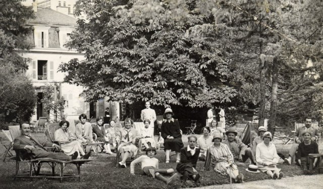 Le parc de l'hôtel Paris-Rome à Divonne
