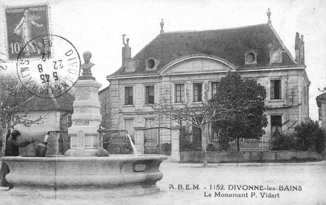 La villa Beaulieu avant la construction du Monument au Morts.