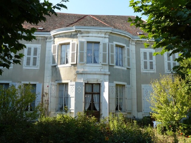 Le salon ovale de la villa Beaulieu, côté parc