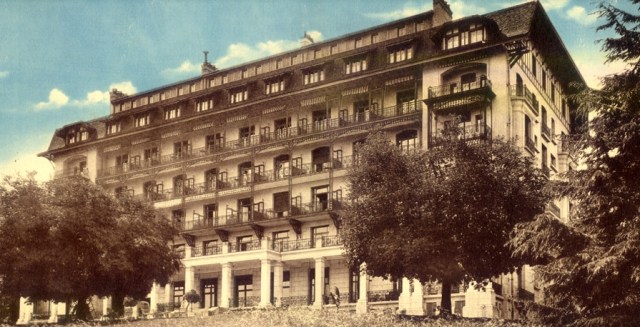 Le Chicago, ouvert en 1908, chaque chambre dotée d'un balcon pour la cure d'air.